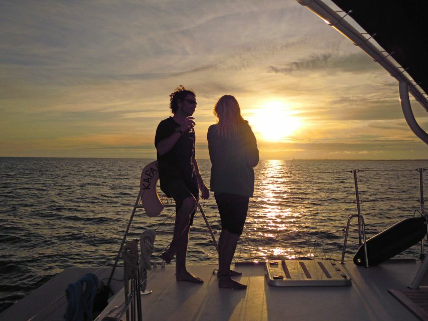 La Rochelle: 2-Hour Sunset Sailing Cruise - Daylight departure: cruising past Richelieu Tower and Les Minimes