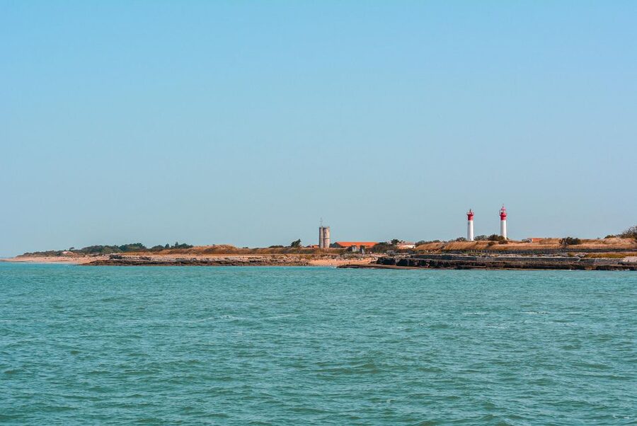 La Rochelle: Boat trip to Fort Boyard (2h00) - Fort Boyard from sea level, how the views and narration work together
