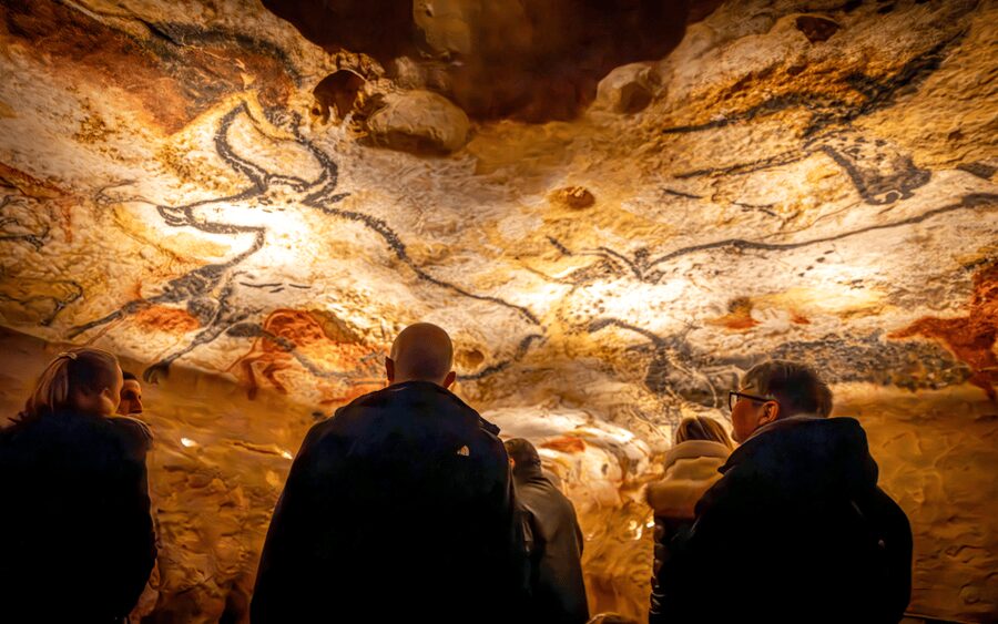 Lascaux IV: Full Replica Cave Experience Ticket - Guides make or break it: Gabin and Dany as examples