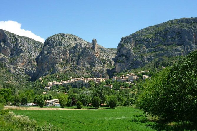 Lavender Small-Group Tour In Valensole from Marseille - Moustiers Sainte Marie: Lunch Time in a Hilltop Ceramics Town