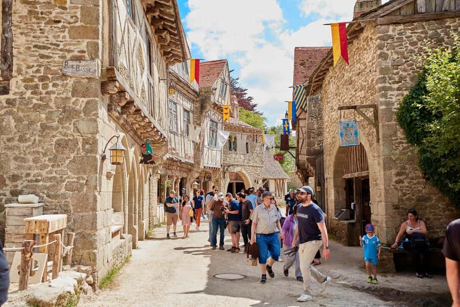 Les Epesses: Puy du Fou Theme Park 1-Day Entry Ticket - The ticket basics: how entry and show access works