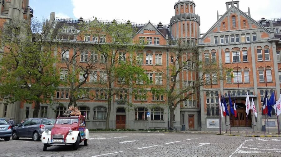 Lille Driving Tour by Convertible Citroen 2CV - Photo Stops and Champagne: The Nice Extras, Not the Core