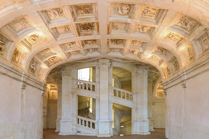 Loire Valley Castles Day Trip from Paris with Complementary Wine - Château de Chambord: turrets, Da Vinci lore, and early-entry breathing space