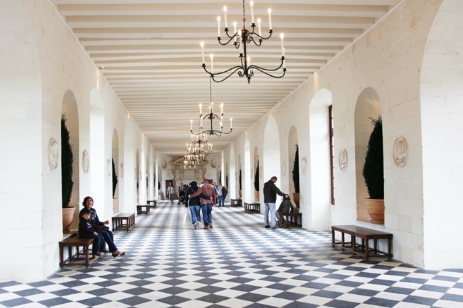 Loire Valley Castles Day Trip from Paris with Complementary Wine - Coach comfort, pacing, and practical tips for a long day