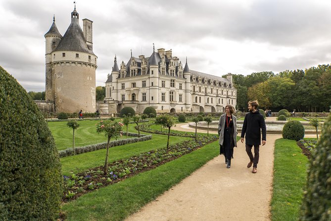 Loire Valley Castles Trip with Chenonceau and Chambord from Paris - Meeting at Pullman Paris Centre Bercy and the 7:00 am reality check