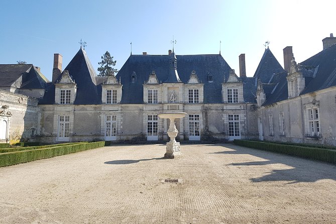 Loire Valley Day Tour Chambord and Chenonceau plus Lunch at a Private Castle - Chenonceau, The Bridge Chateau and Its Gardens