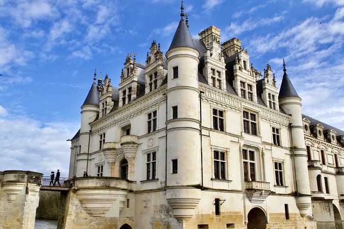 Loire Valley Royal Castles Guided Small group Day Trip from Paris - Château de Chenonceau: the arches over the Cher and the “ladies’ castle”