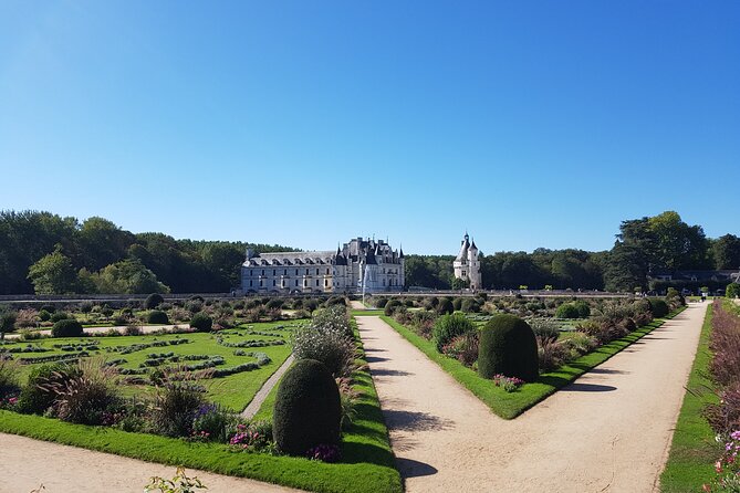 Loire Valley Tour Chambord and Chenonceau from Tours or Amboise - Château de Chambord: Leonardo’s staircase and the royal suites of François I