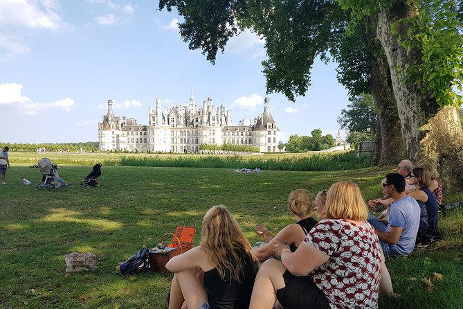 Loire Valley Tour Chambord and Chenonceau from Tours or Amboise - The ride between châteaux: countryside views plus quick castle context