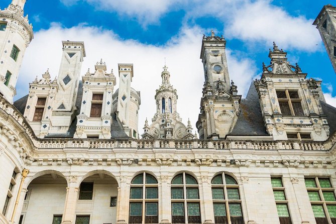 Loire Valley Wine and Castles Small-Group Day Trip from Paris - Amboise and Chateau Royal: Ramparts, Views, and a Medieval Town Lunch Choice