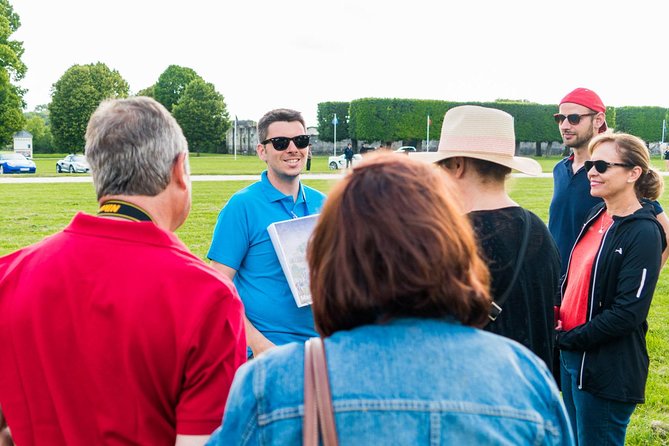 Loire Valley Wine and Castles Small-Group Day Trip from Paris - Wine Tasting in Amboise: What the Included Sample Really Means