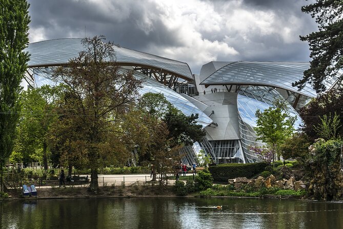 Louis Vuitton Foundation Exterior Walking Tour and Premium Entry - Exploring the Museum on Your Own: Freedom With a Guide’s Head Start