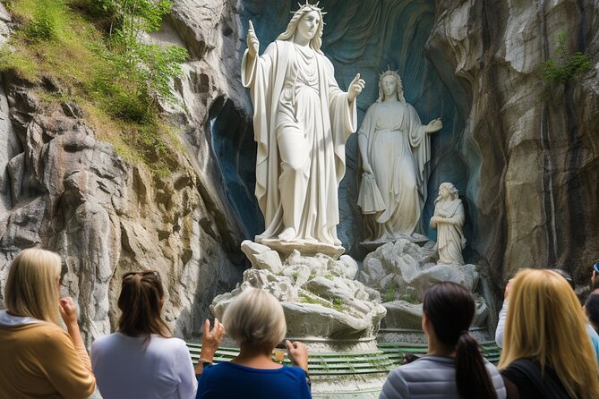 Lourdes, Guided Walking Tour in the Sanctuary - The Grotto stop: why a guide helps