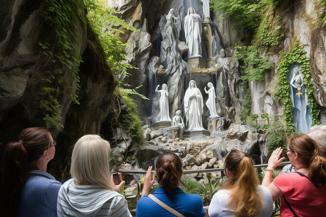 Lourdes, Guided Walking Tour in the Sanctuary - What you actually see inside the sanctuary