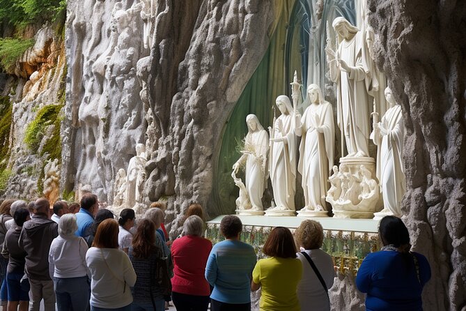 Lourdes, Guided Walking Tour in the Sanctuary - Where you meet, and why arrival time matters