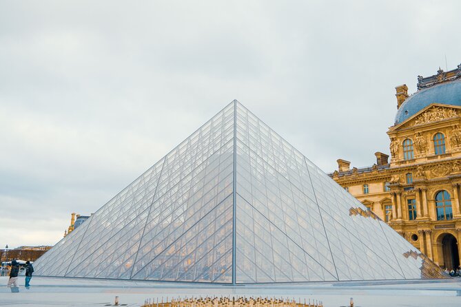 Louvre Art and Mysteries: Guided Experience for 6-people Max - What you actually do inside: guided Louvre icons, then your choice