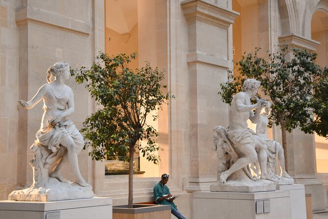 Louvre Art and Mysteries: Guided Experience for 6-people Max - A 2-hour “best icons” route, and what to do after
