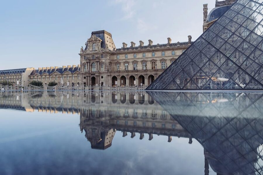Louvre & Mona Lisa Small Group Tour with Reserved Entry - What “small group of 12 or fewer” changes for you