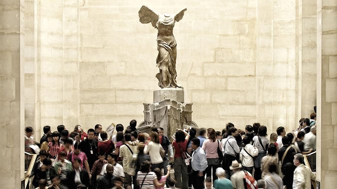Louvre Museum Guided Tour Options with Timed Entry - Timed entry and the meeting point: start where the crowds make sense