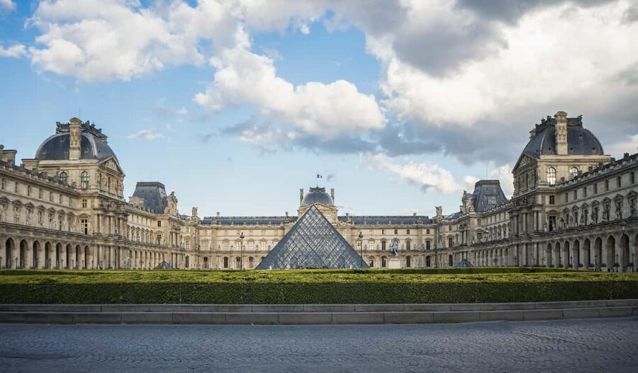 Louvre Museum Timed Entrance Ticket with Audio Guide - Why a timed Louvre entrance actually saves your vacation