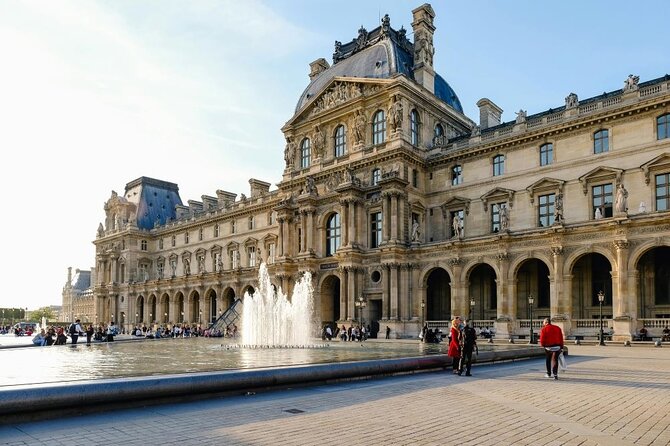 Louvre Priority Access with Mona Lisa Escort or Guided Option - Plan for Crowds, Noise, and Staying Together
