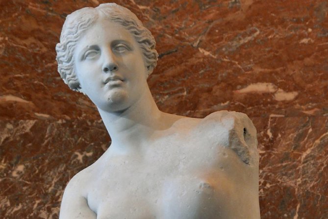 Louvre Private Tour in Paris with Entry Tickets - How the private guide keeps a 2-hour visit stress-free