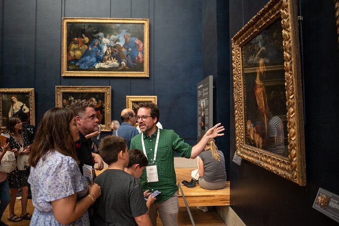 LOUVRE PRIVATE TOUR: Priority Access tickets & Local expert guide - Why this private Louvre format feels different