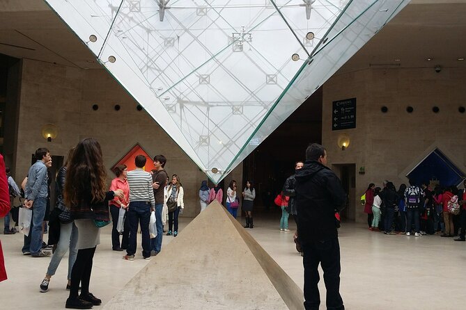 Louvre Skip The Line Guided Tour - Getting to the meeting point near Arc de Triomphe du Carrousel