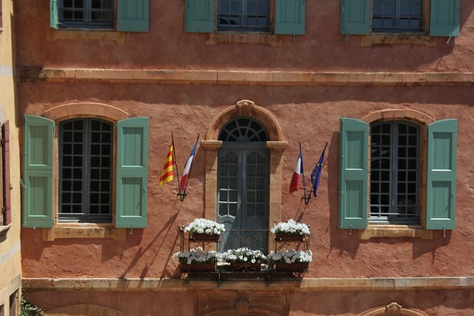Luberon Market & Villages Day Trip from Aix-en-Provence - Abbaye Notre-Dame de Senanque: a short stop with the best lavender window