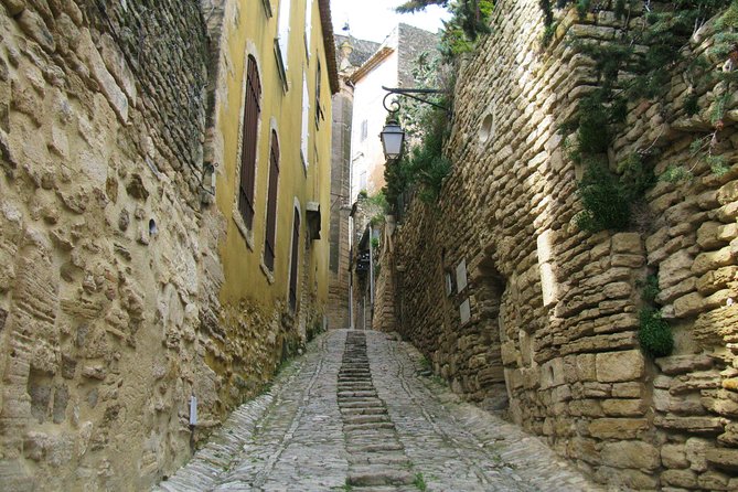 Luberon Villages Half-Day Tour from Aix-en-Provence - Stop 4: Gordes on the Hill, Made for Panoramas