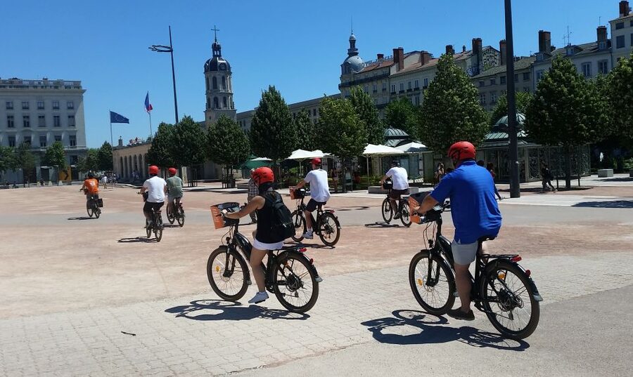 Lyon: 2-Hour Electric Bike Tour with a Local Guide - Parc de la Tête d’Or: the park break that resets the tour