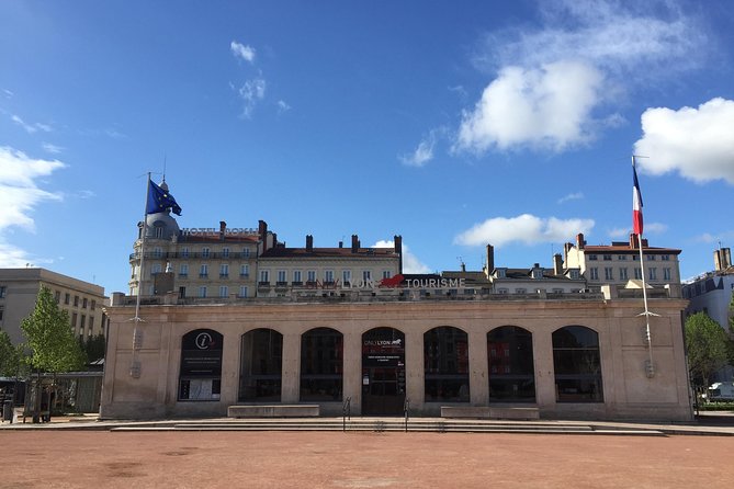Lyon City Card Public Transportation & 40 attractions - Unlimited transport in Lyon: bus, metro, tram, funicular