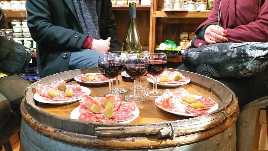 Lyon: Food Walking Tour with a Local Guide - What “around 10 products” actually means for your appetite