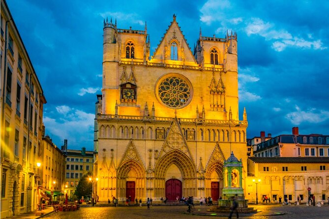 Lyon Ghost Hunt: Follow the Shadows Exploration Game - Loyasse Cemetery: “cemetery of the rich” and a walking reality check