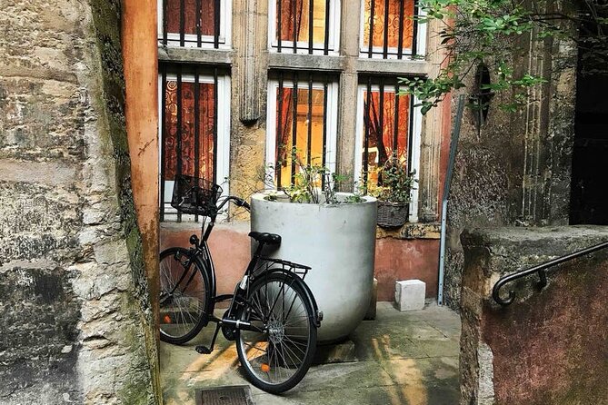 Lyon Highlights & Secrets Walking Guided Tour (small group) including Funicular - English Guide, History Stories, and a Style That Stays Fun