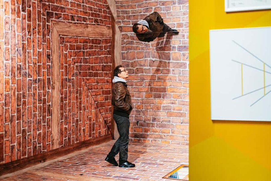 Lyon: Musée de l’illusion Entrance Ticket - What You’ll See Inside: Optical Tricks, Holograms, and Puzzle Moments