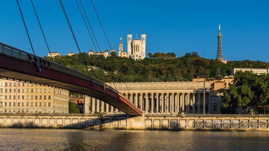 Lyon: Old District Private Guided Walking Tour - Price and value for a $217 private walk