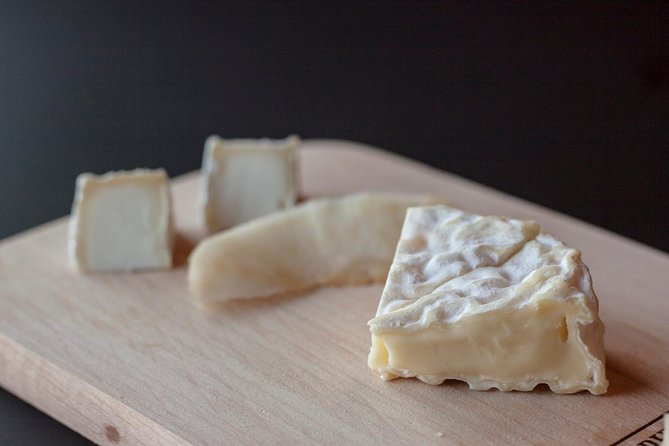 Lyon Old Town Private Food Tour with 6 French Delicacies & Wines - Place Bellecour and Voisins Secret Treat: Timing Your Sugar Finish