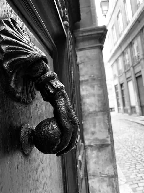 Lyon: Private Walking Tour of "Traboules" in the Old Town - Renaissance streets and silk trade stories you can see in the stone