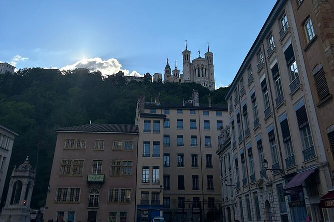 Lyon Walking Tour: Explore Top Sights & Hidden Gems - Start at Place Bellecour, Finish at Saint-Jean