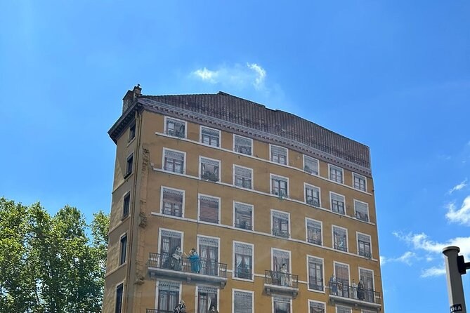 Lyon Walking Tour: Explore Top Sights & Hidden Gems - Passerelle du Palais-de-Justice: Saône River Views on a Pedestrian Bridge