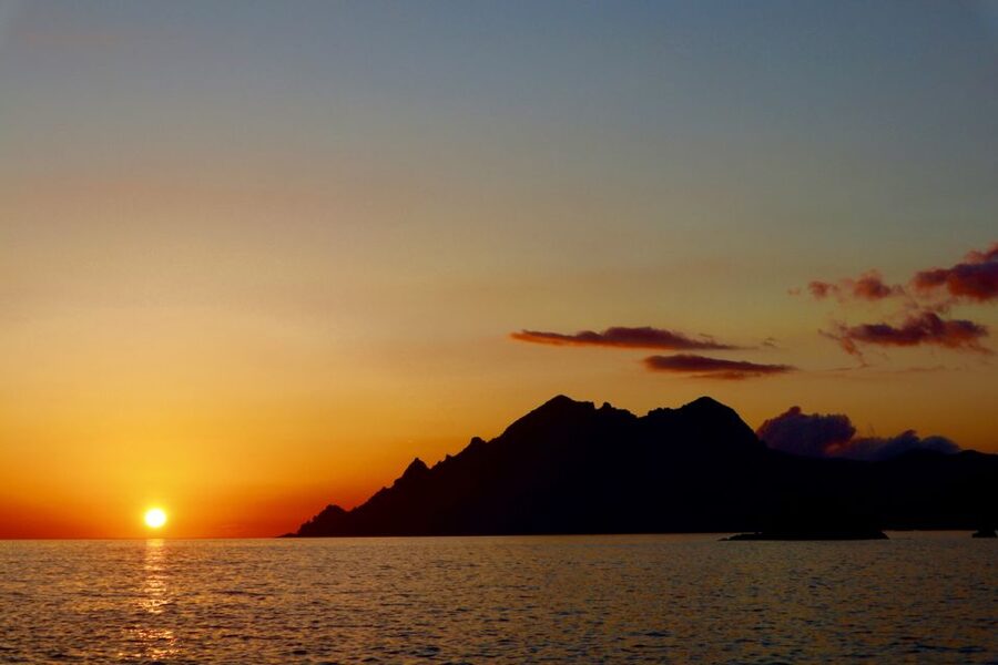 Magic Sanguinaires Sunset from Ajaccio/Porticcio – Aperitif - Mezu Mare free time: the best island stop, with one fair trade-off