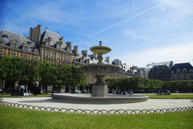 Marais Tour With a Local - Place des Vosges, the 1605 Square That Sets the Tone