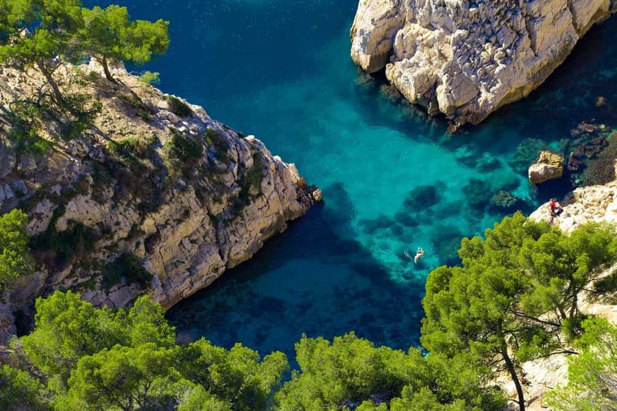 Marseille : Calanques Catamaran Cruise with Lunch & Wine - Practical logistics that can save your day