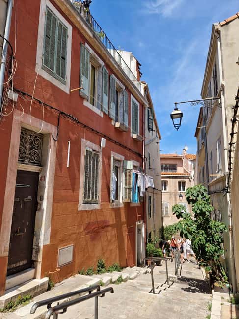 Marseille: découvrir la vieille ville avec un marseillais - Hôtel de Ville et ruelles cachées: la ville des coins discrets