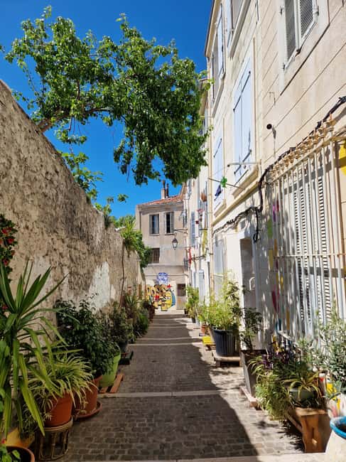 Marseille: découvrir la vieille ville avec un marseillais - Hôtel-Dieu et Accoules: quand l’histoire se voit vraiment