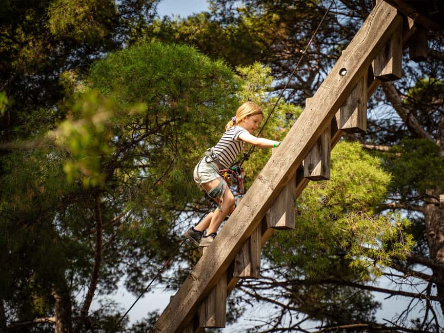 Marseille: Ecopark Adventures Treetop Adventure - Getting there and spending time on snacks and facilities