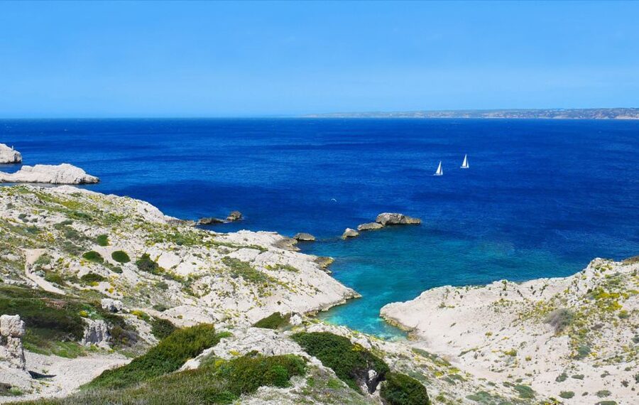 Marseille: Frioul Calanques Sailing Trip - 4 hours on the water: what the rhythm feels like