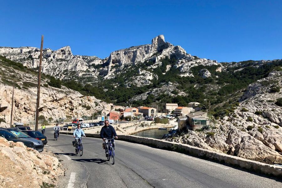 Marseille: Full-Day Guided E-Bike Coast & Calanques Tour - Tips to make the day smoother on real streets