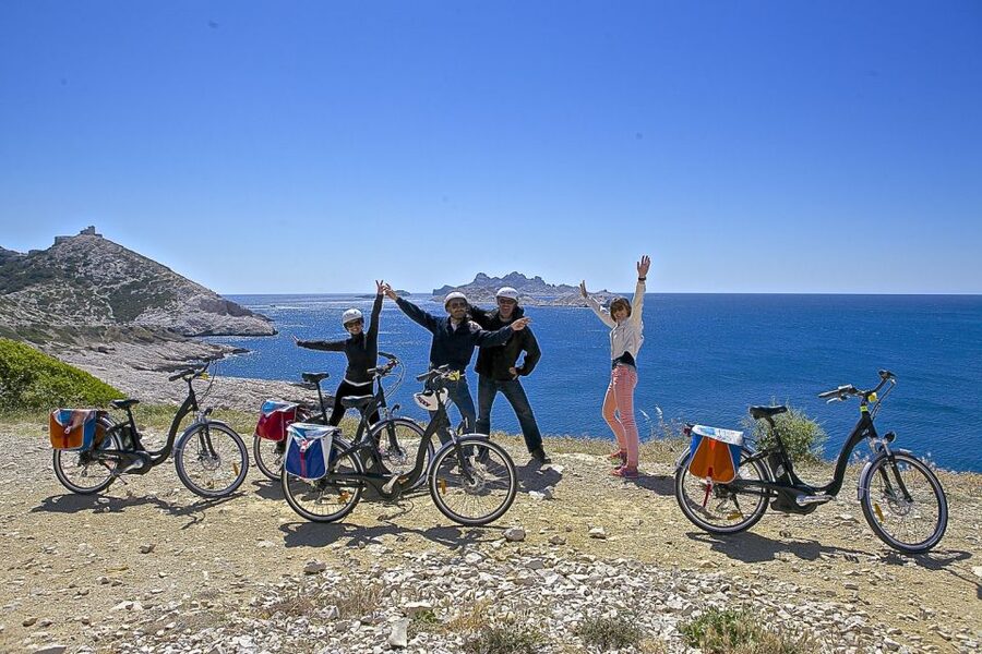 Marseille: Full-Day Guided E-Bike Coast & Calanques Tour - Pastré or Borely Park: green air between saltwater stops